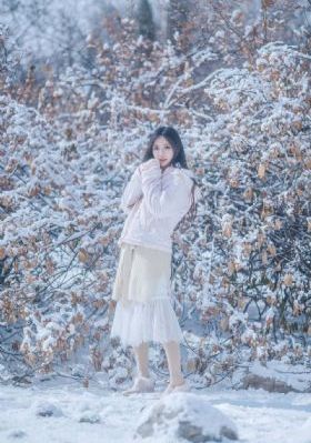 蒙上眼睛的女大学生_HD免费全集观看